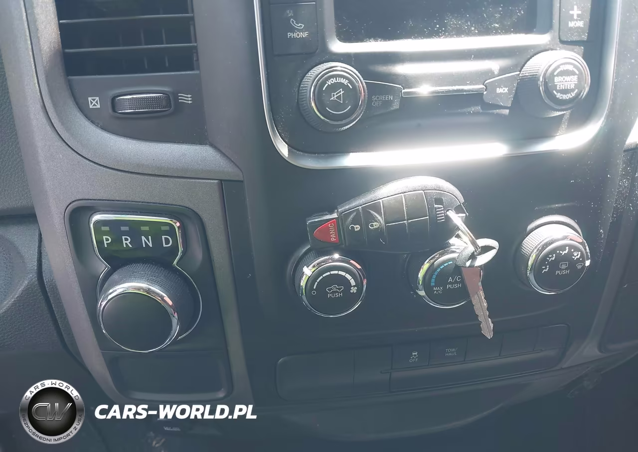 2018 Ram 1500 Express 4X2 6'4 Box VIN:1C6RR6FGXJS266739 - 11