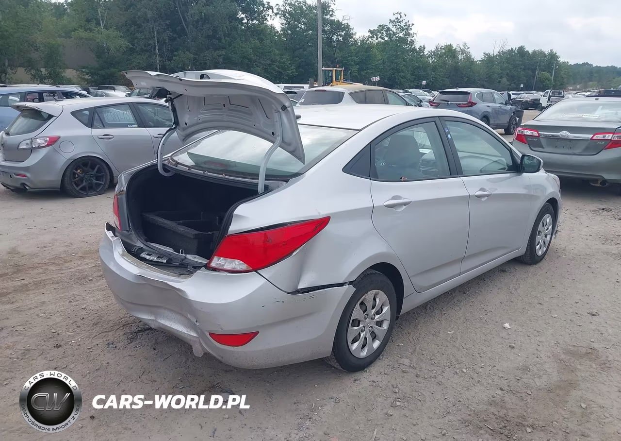 2017 Hyundai Accent Se VIN:KMHCT4AE7HU335116 - 4