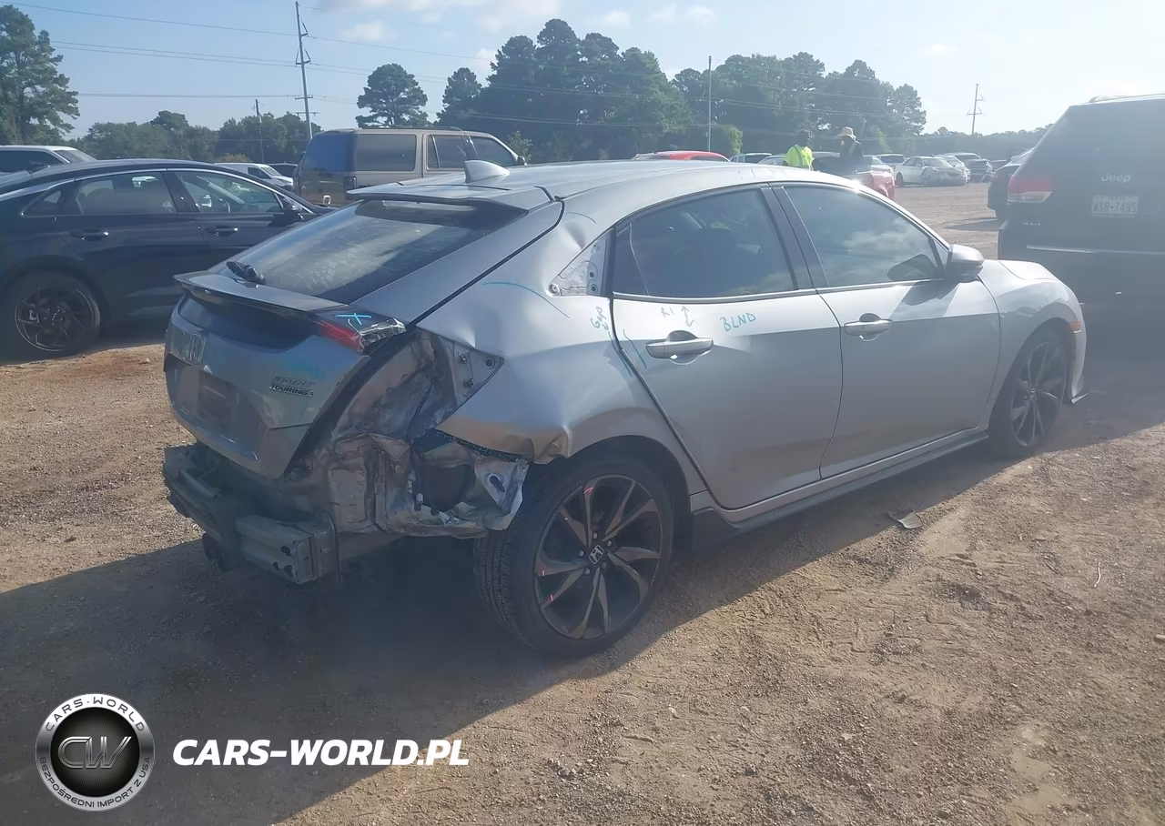 2018 Honda Civic Sport Touring VIN:SHHFK7H93JU218807 - 4