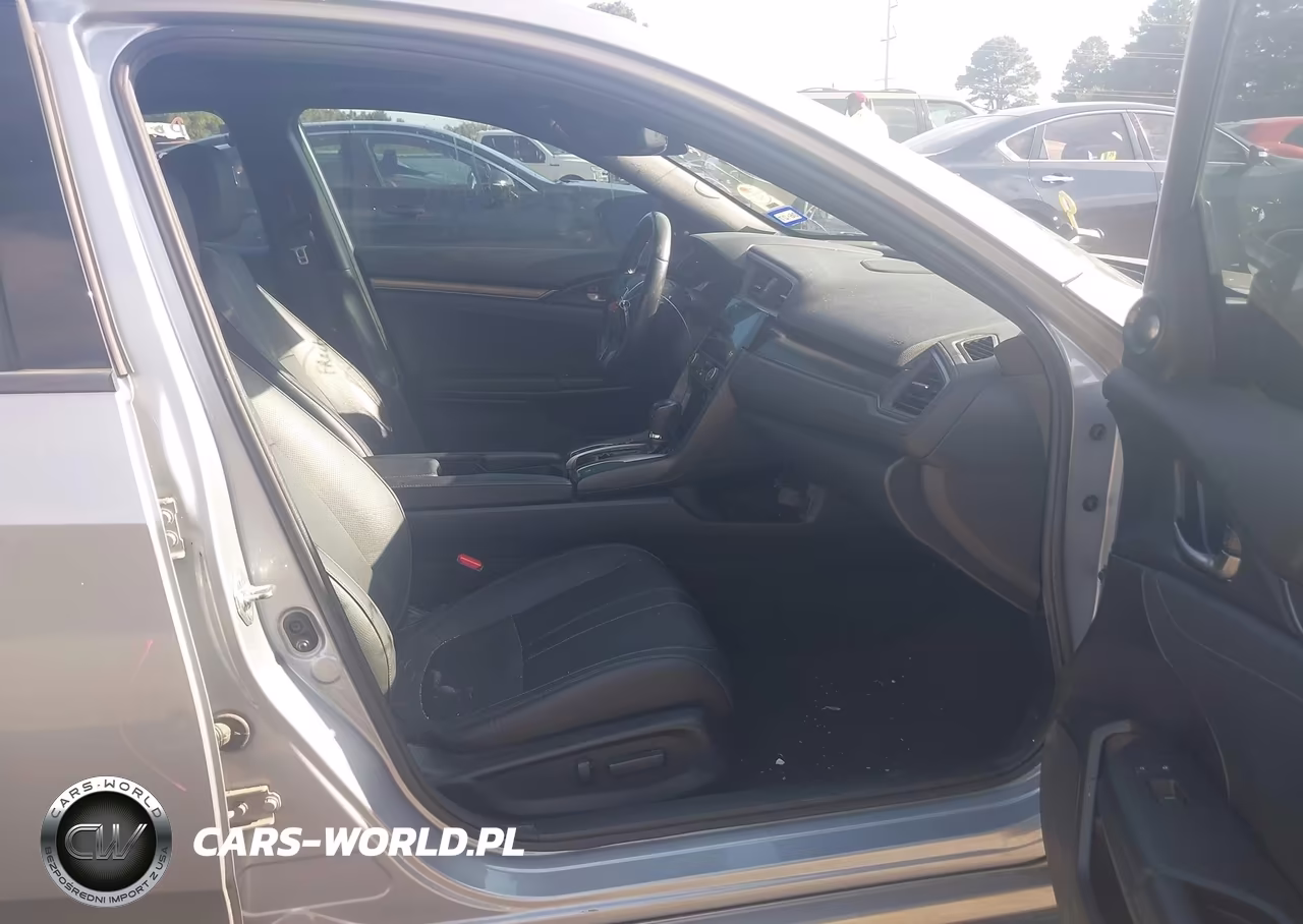2018 Honda Civic Sport Touring VIN:SHHFK7H93JU218807 - 5