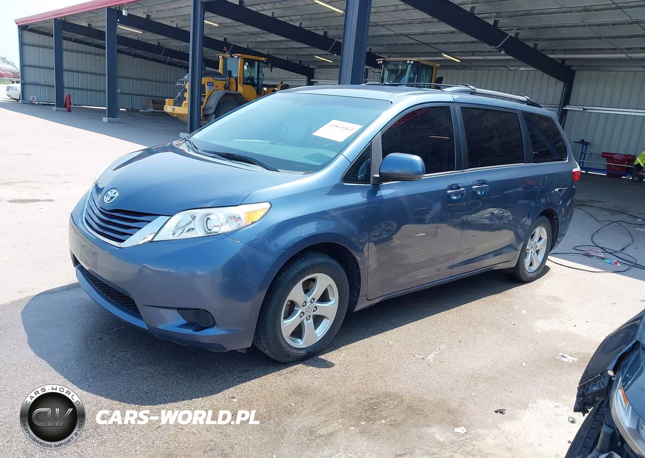 2015 Toyota Sienna Le 8 Passenger VIN:5TDKK3DC1FS682966 - 2
