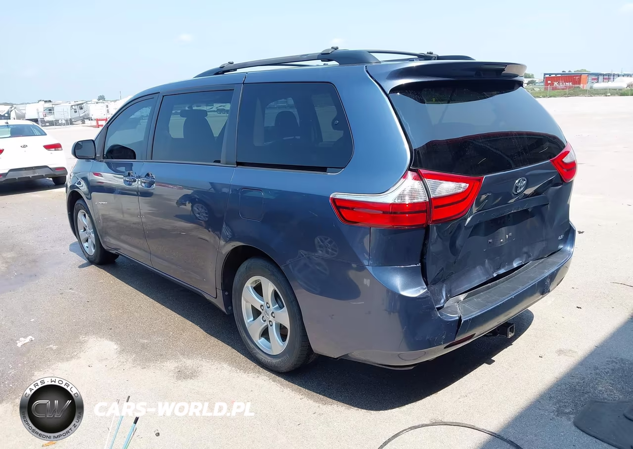 2015 Toyota Sienna Le 8 Passenger VIN:5TDKK3DC1FS682966 - 3