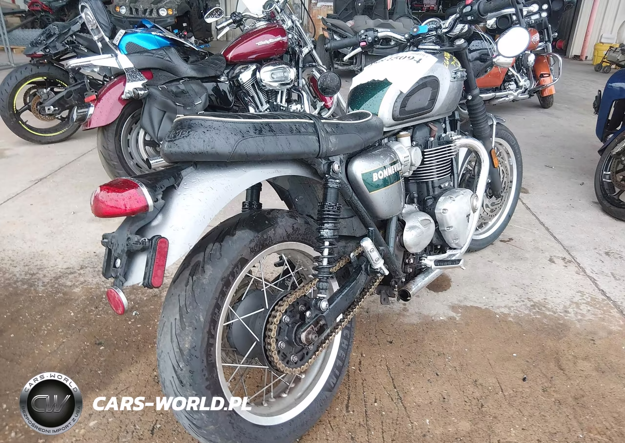 2022 Triumph Motorcycle Bonneville T120-Black VIN:SMTD40HL0NTAW8099 - 4