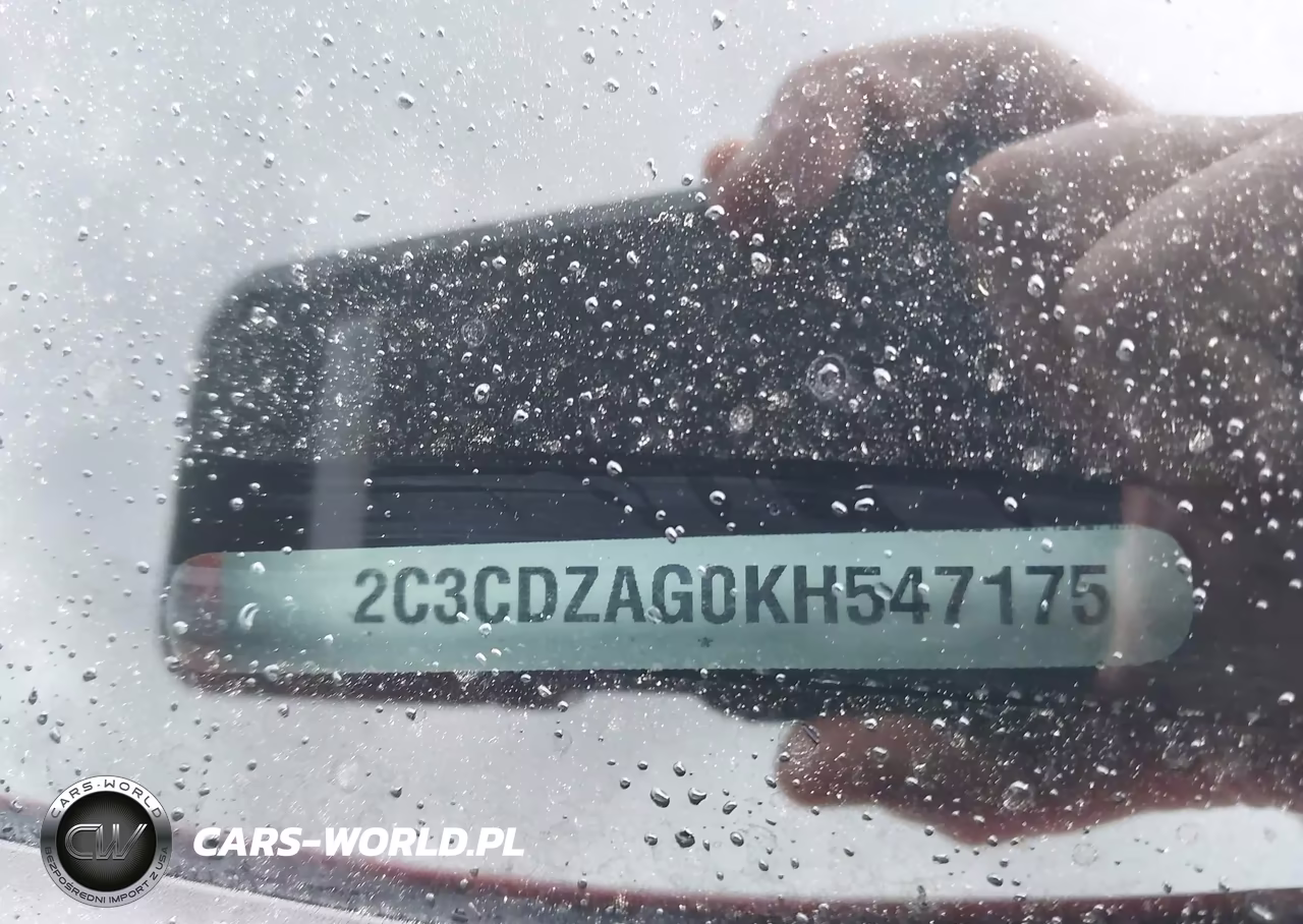 2019 Dodge Challenger Sxt VIN:2C3CDZAG0KH547175 - 9