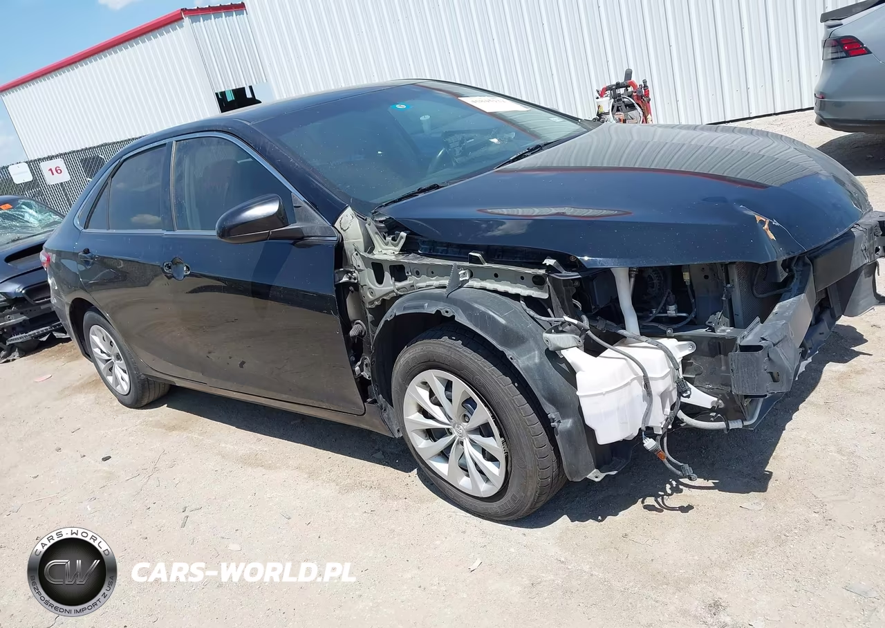 2016 Toyota Camry Le – zdjęcie 1 z 16