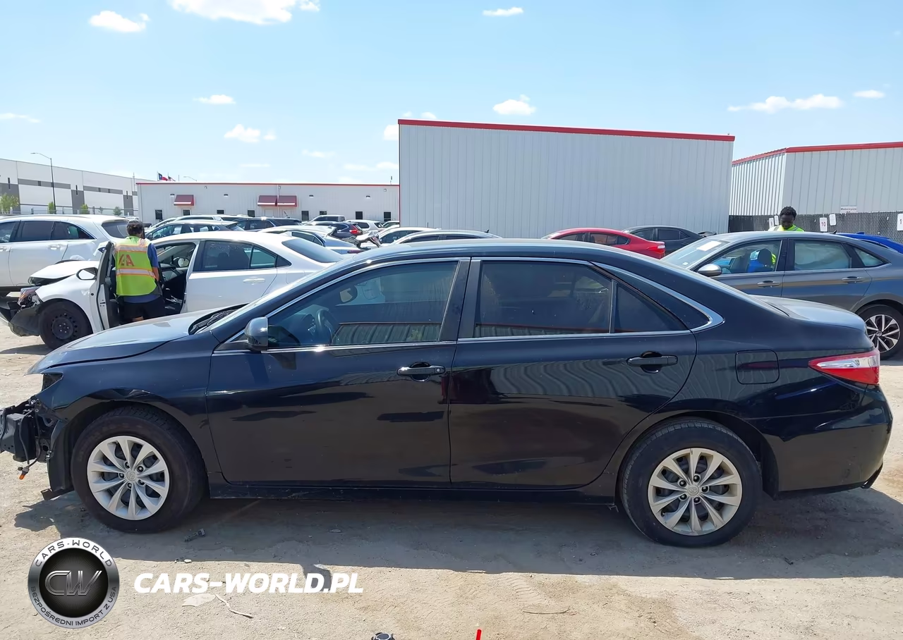 2016 Toyota Camry Le VIN:4T1BF1FK9GU245769 - 14
