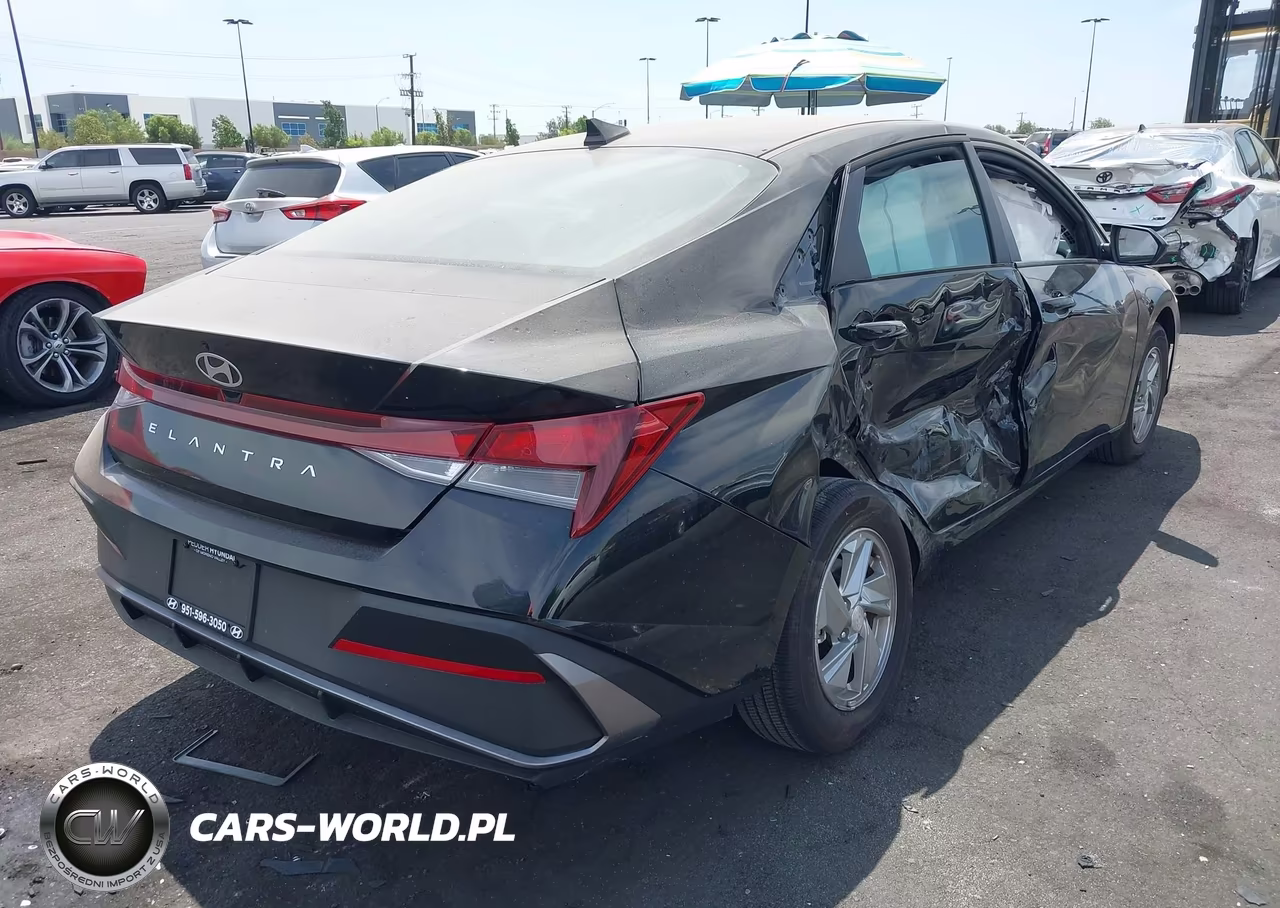 2026 Hyundai Elantra Se VIN:KMHLL4DG2TU100774 - 4