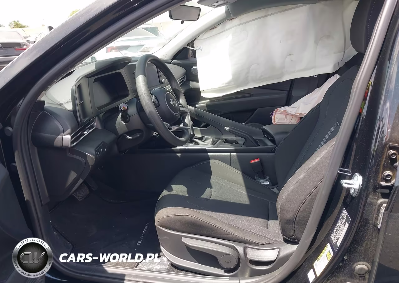 2026 Hyundai Elantra Se VIN:KMHLL4DG2TU100774 - 5