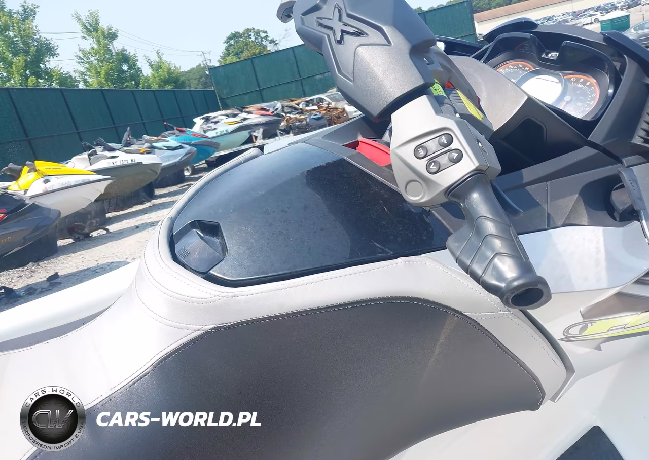 2017 Sea Doo Rxt-300 VIN:00000YDV10675B717 - 5