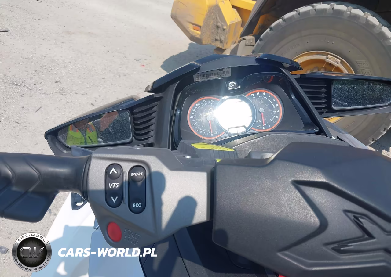 2017 Sea Doo Rxt-300 VIN:00000YDV10675B717 - 7