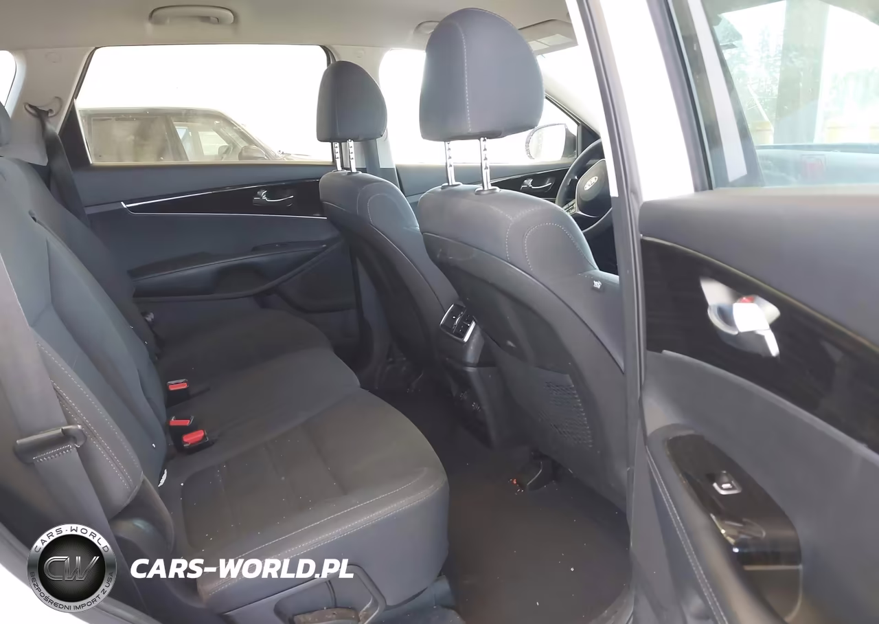 2019 Kia Sorento 3.3L Lx VIN:5XYPG4A56KG467450 - 8
