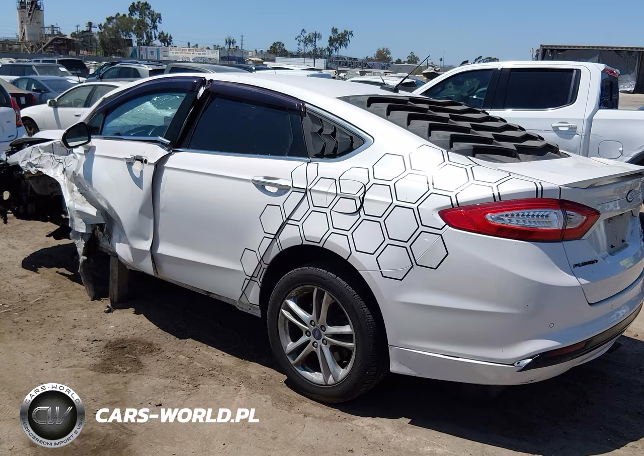 2015 Ford Fusion Hybrid Titanium VIN:3FA6P0RU7FR245873 - 3
