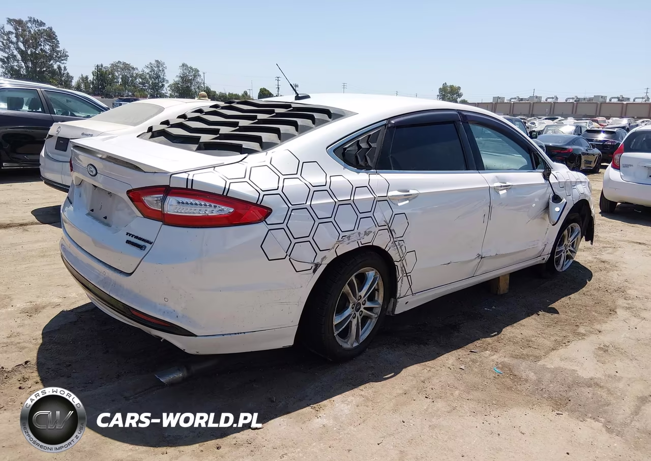 2015 Ford Fusion Hybrid Titanium VIN:3FA6P0RU7FR245873 - 4