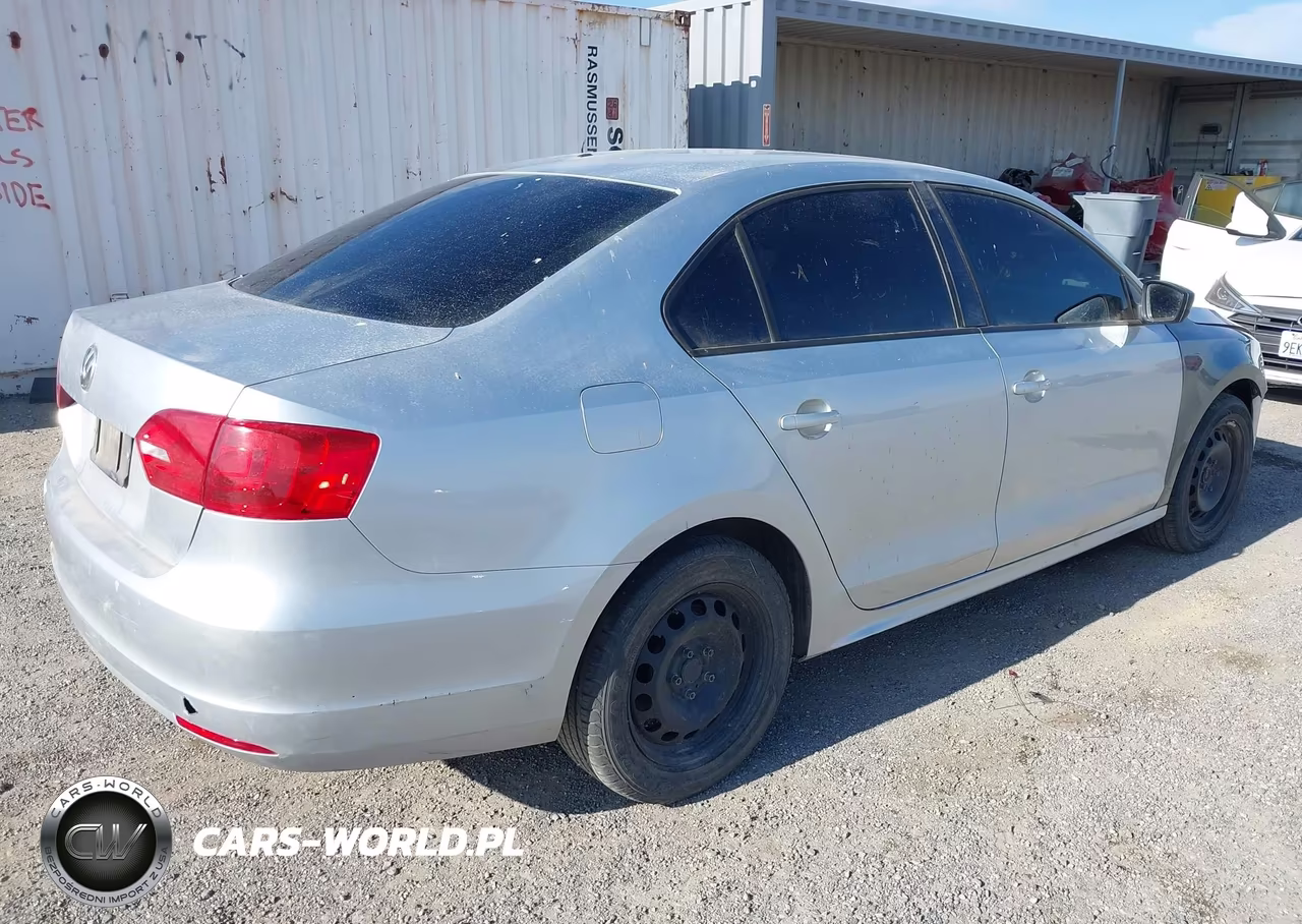 2012 Volkswagen Jetta 2.0L S VIN:3VW2K7AJ7CM385445 - 4