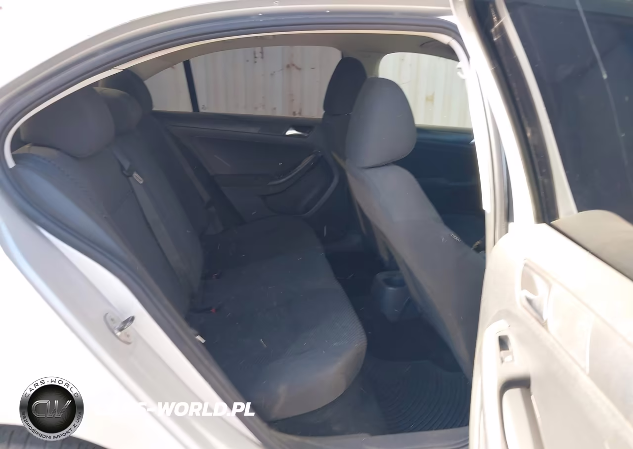 2012 Volkswagen Jetta 2.0L S VIN:3VW2K7AJ7CM385445 - 8