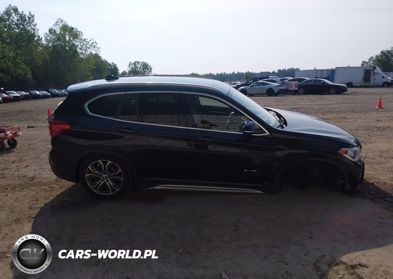 2017 BMW X1 xDrive28I VIN:WBXHT3Z34H4A64951 - 14