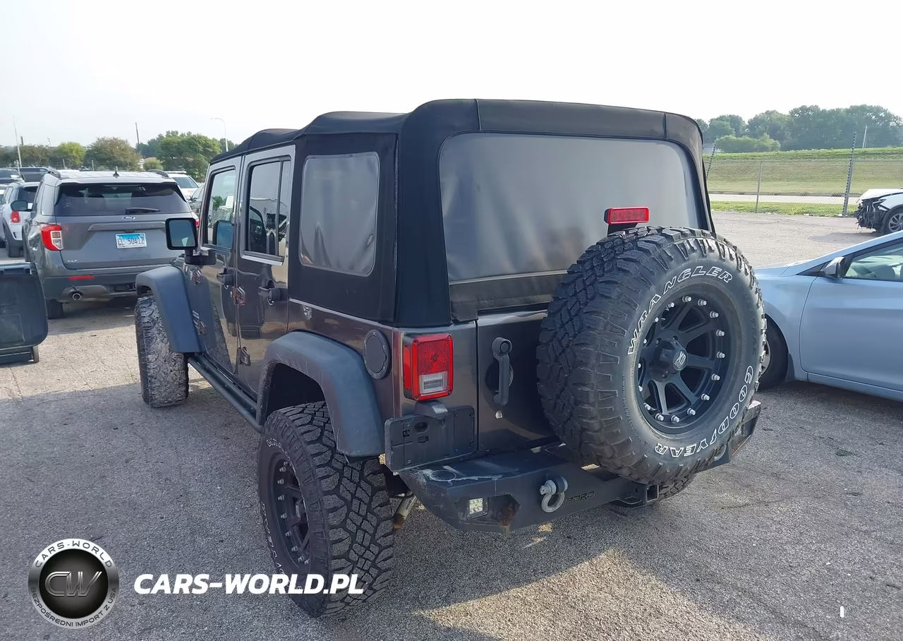 2016 Jeep Wrangler Unlimited Sport VIN:1C4BJWDG2GL263518 - 3