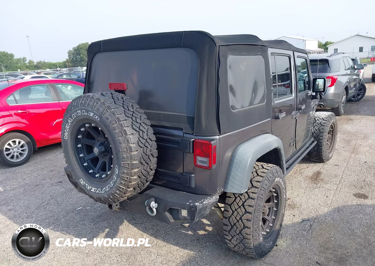 2016 Jeep Wrangler Unlimited Sport VIN:1C4BJWDG2GL263518 - 4