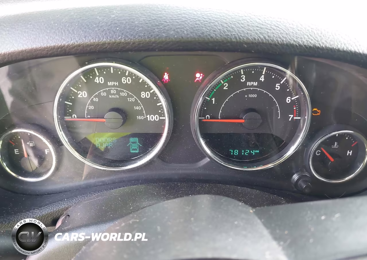 2016 Jeep Wrangler Unlimited Sport VIN:1C4BJWDG2GL263518 - 7
