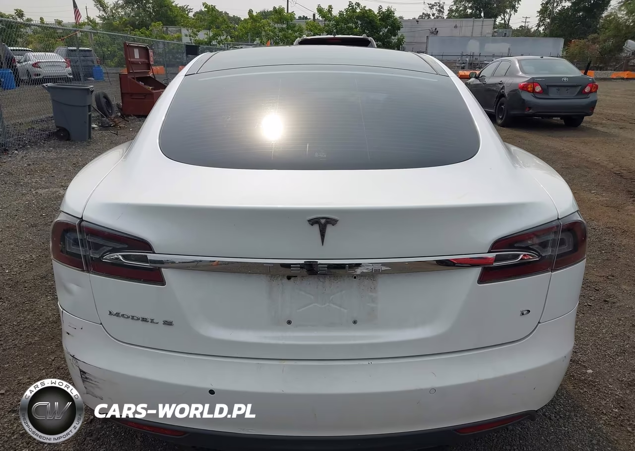 2015 Tesla Model S VIN:5YJSA1S27FF099923 - 15
