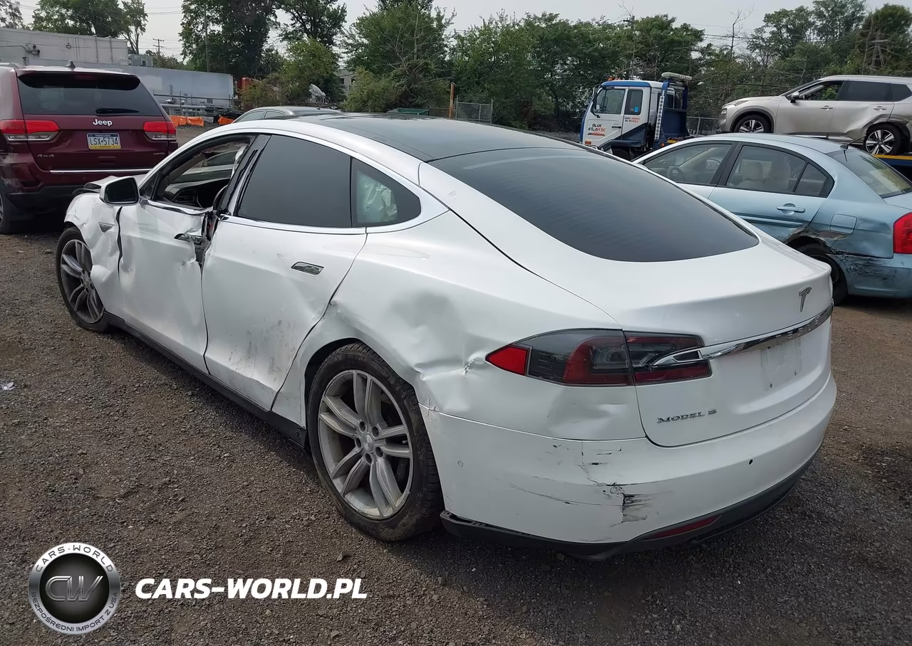 2015 Tesla Model S VIN:5YJSA1S27FF099923 - 3