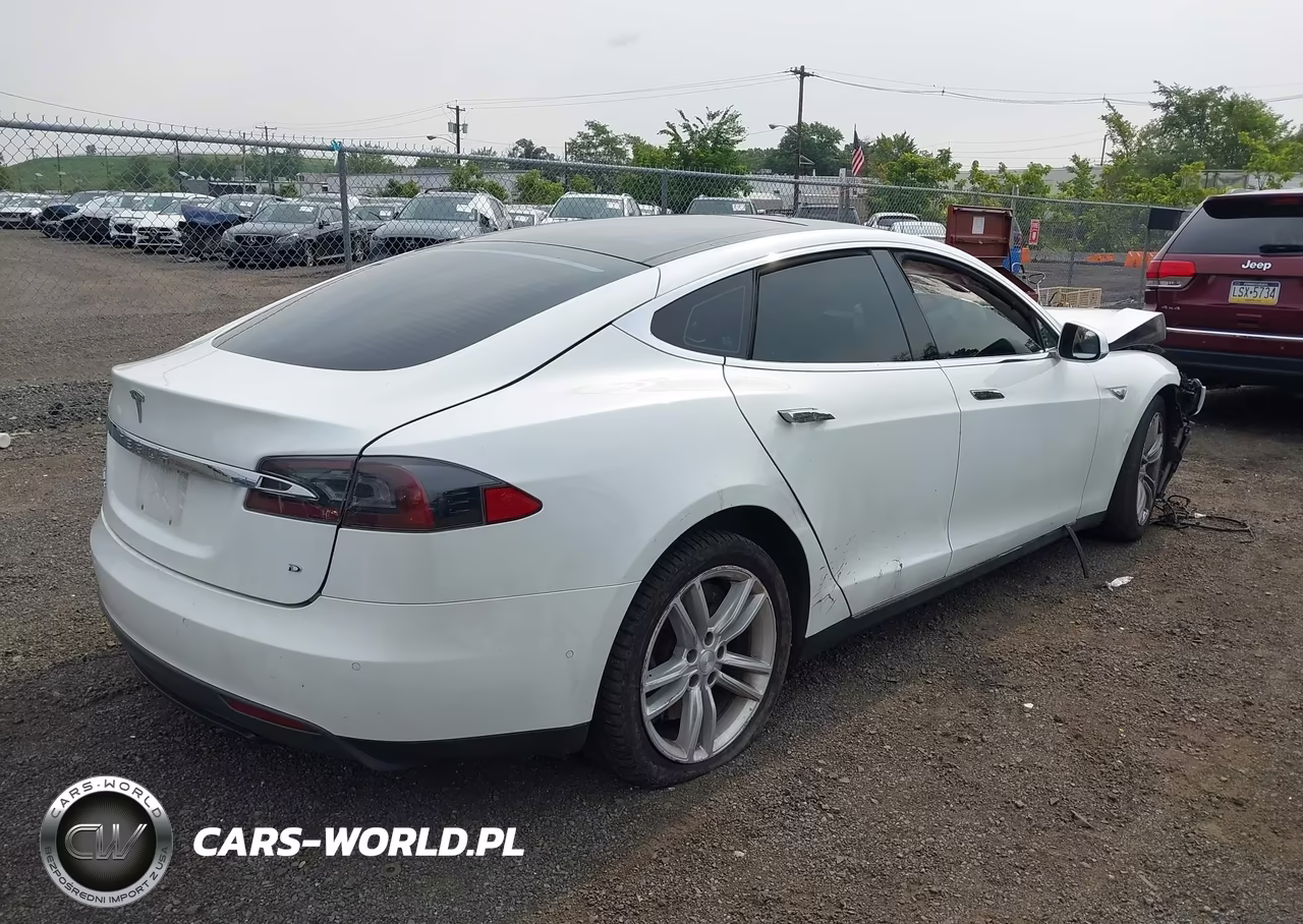 2015 Tesla Model S VIN:5YJSA1S27FF099923 - 4