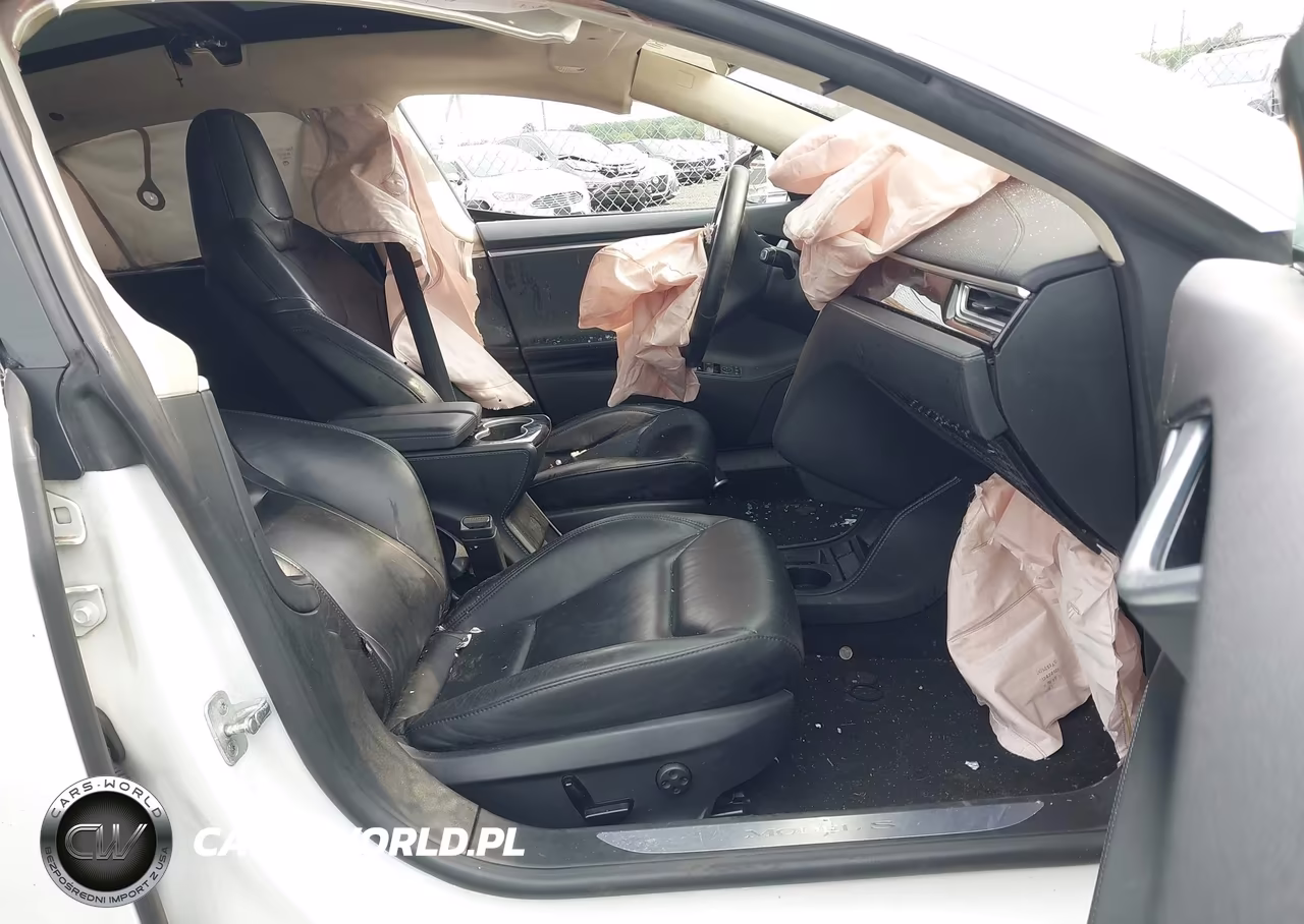 2015 Tesla Model S VIN:5YJSA1S27FF099923 - 5
