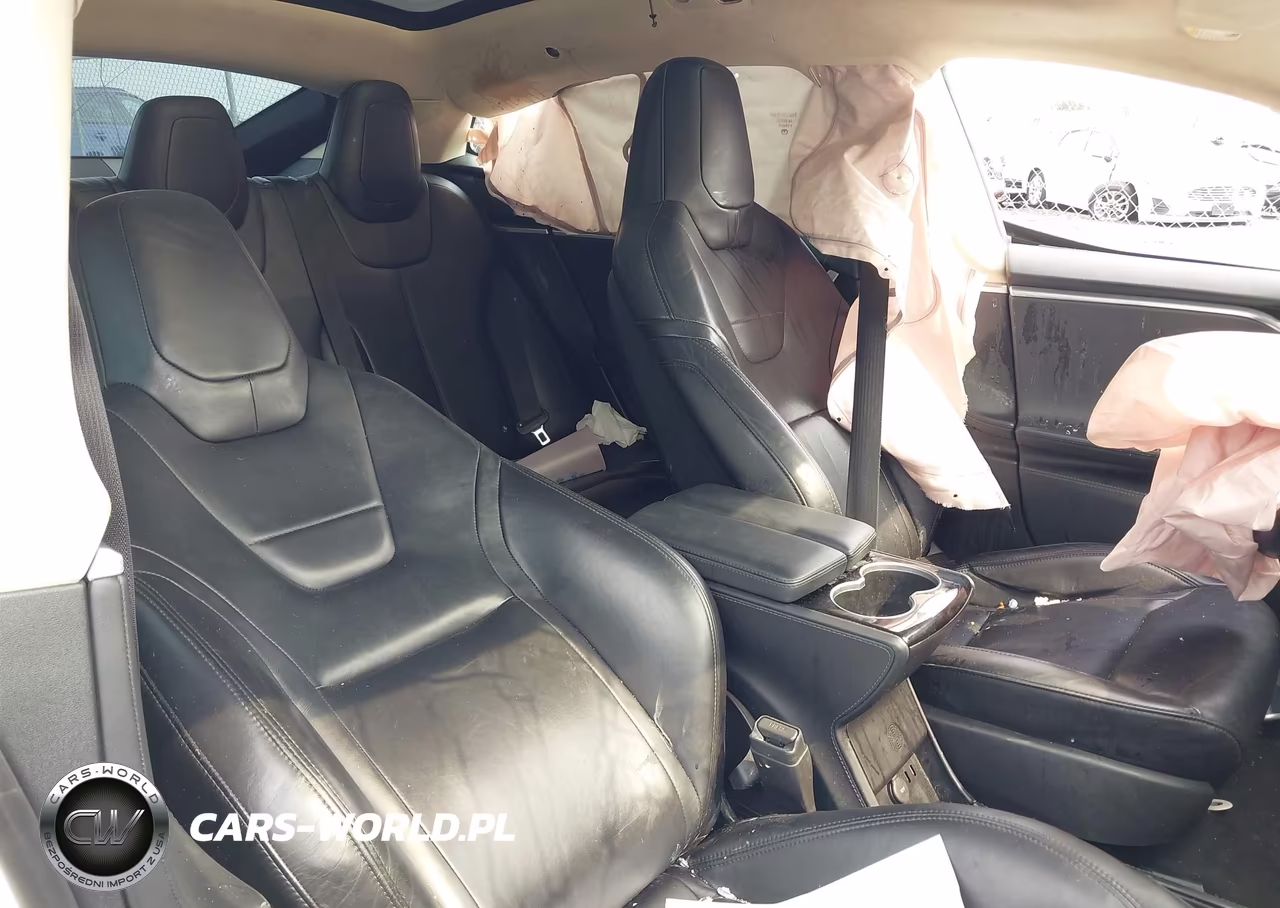 2015 Tesla Model S VIN:5YJSA1S27FF099923 - 8