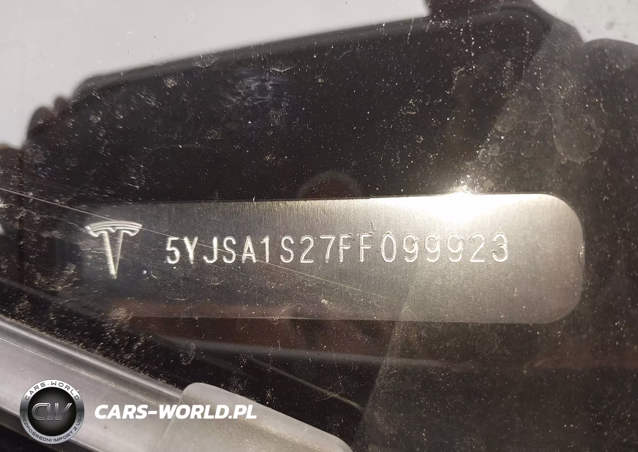 2015 Tesla Model S VIN:5YJSA1S27FF099923 - 9