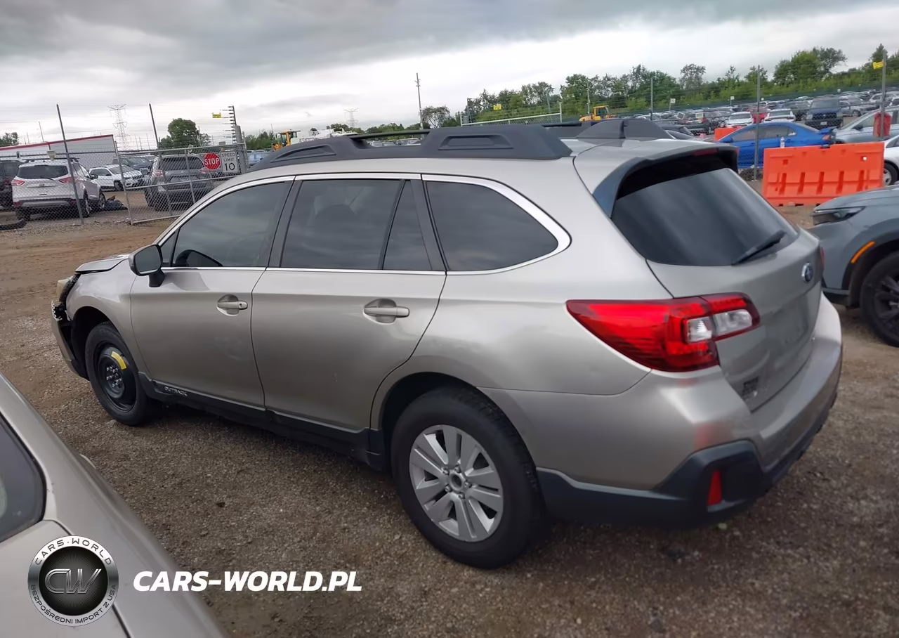2018 Subaru Outback 2.5I Premium VIN:4S4BSAFC6J3324852 - 14