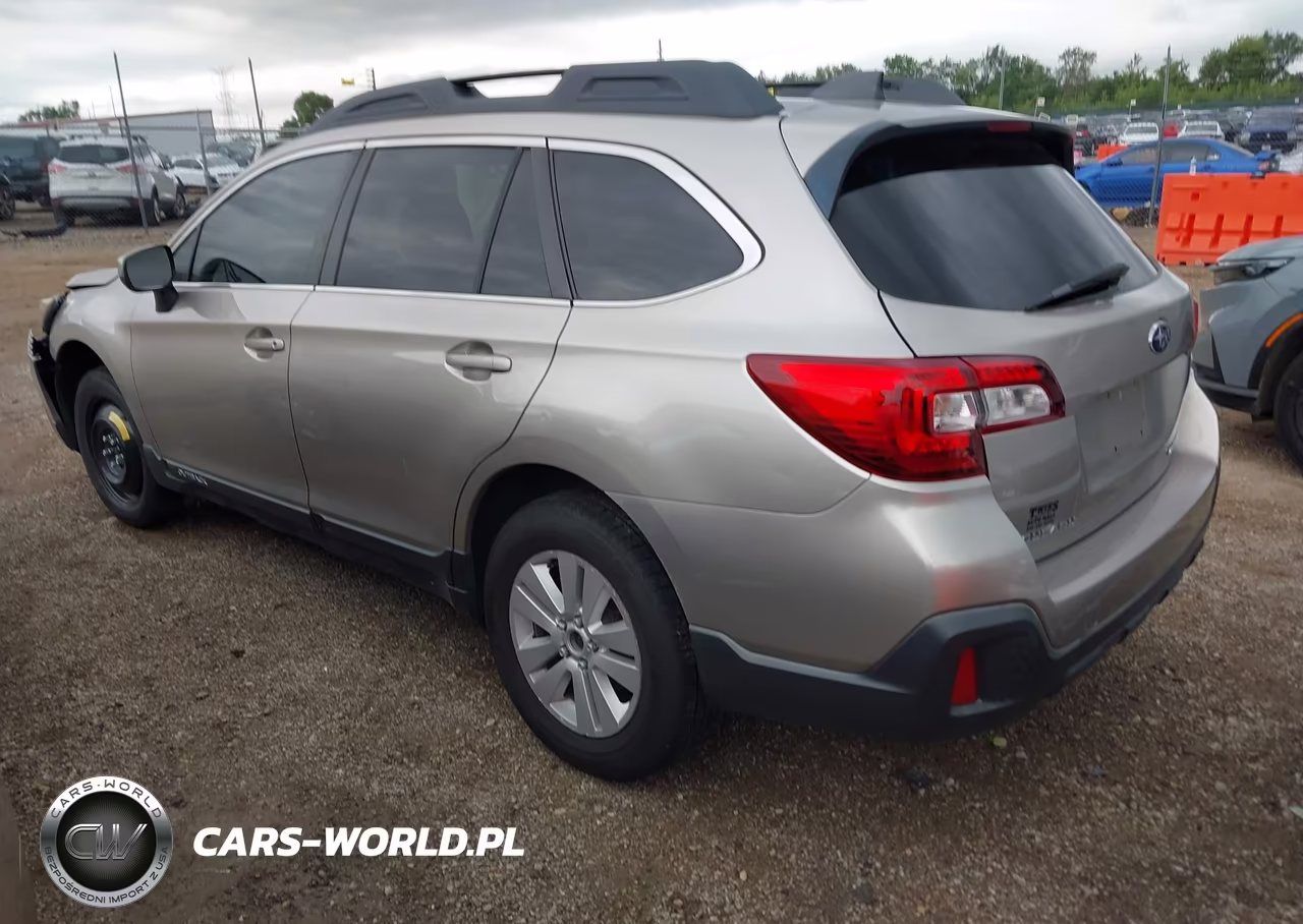 2018 Subaru Outback 2.5I Premium VIN:4S4BSAFC6J3324852 - 3