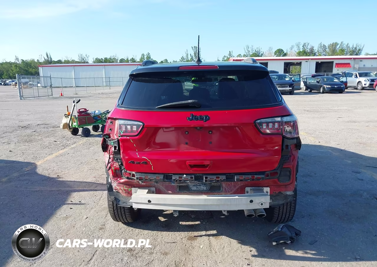 2018 Jeep Compass Altitude 4X4 VIN:3C4NJDBB0JT395004 - 16
