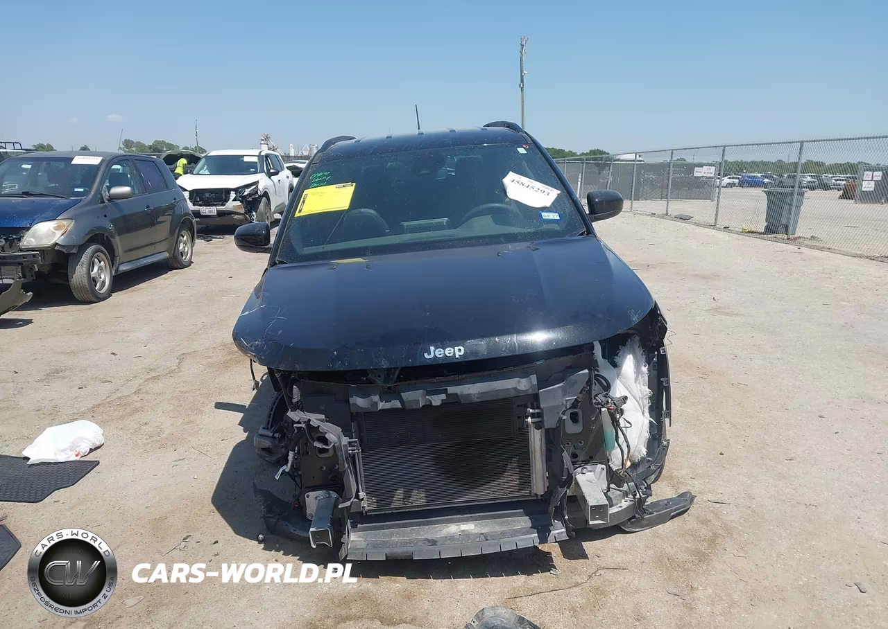 2025 Jeep Compass Latitude 4X4 VIN:3C4NJDBN2ST568680 - 12