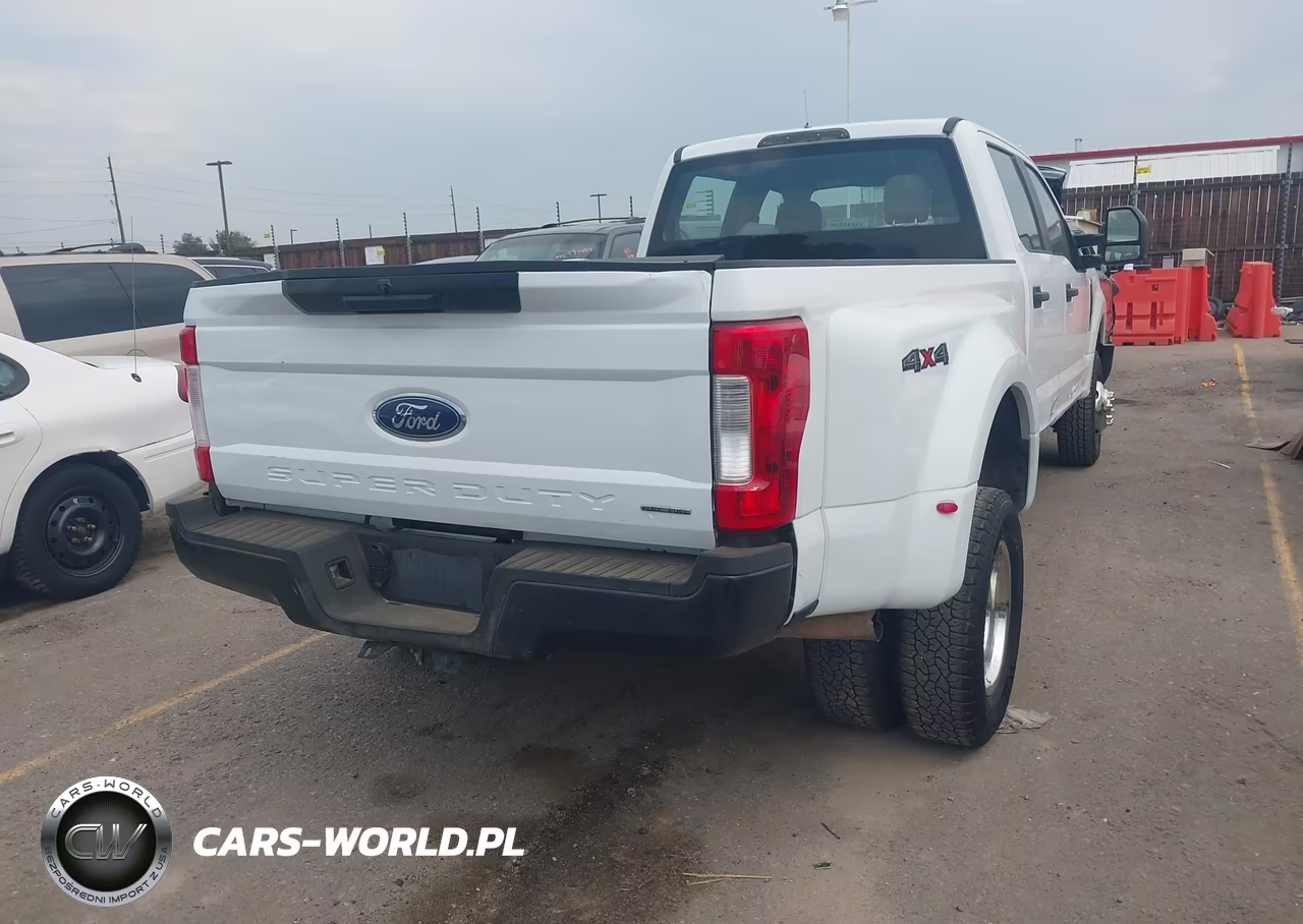 2019 Ford F-350 Crew Cab VIN:1FDWW3D64KEG56499 - 4