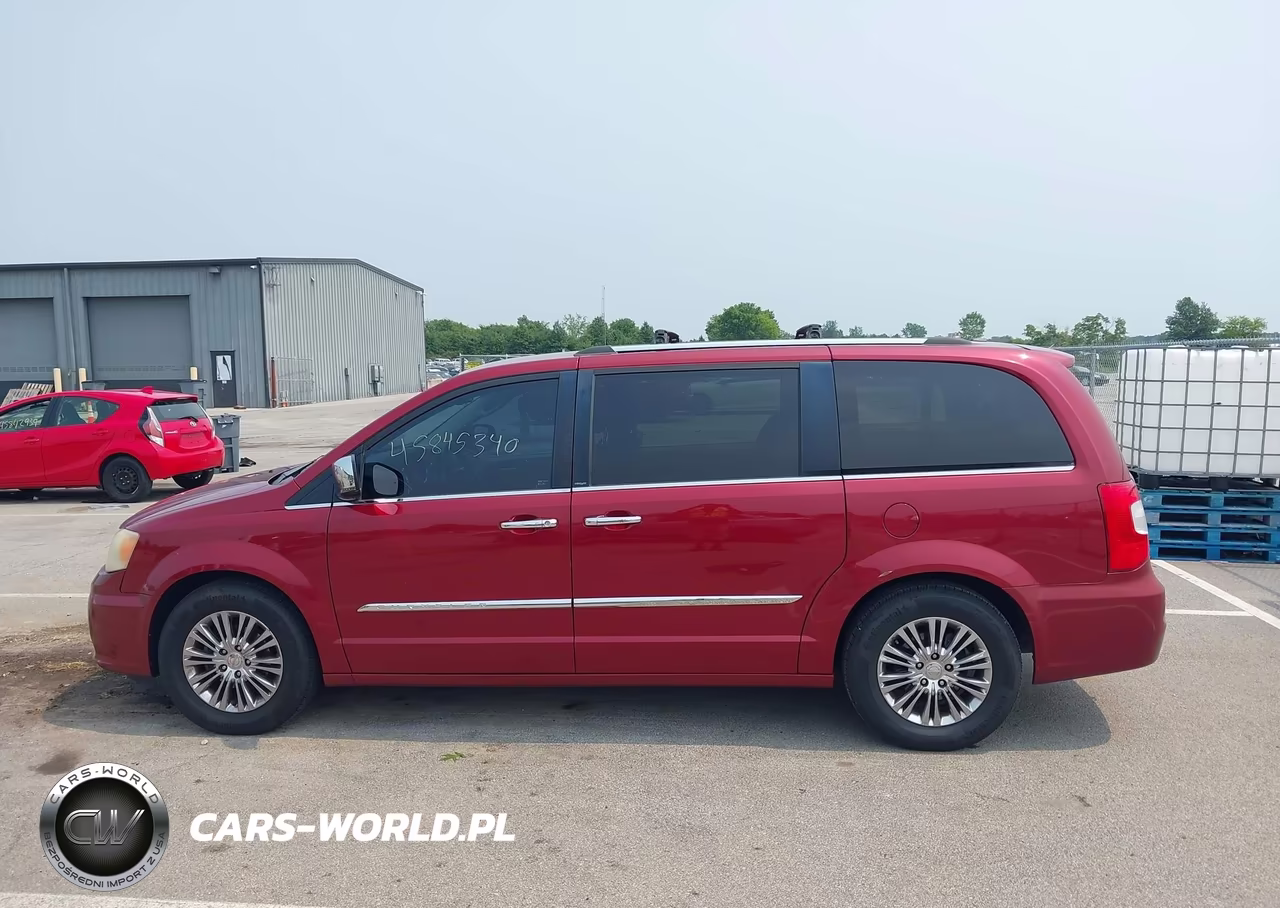 2011 Chrysler Town & Country Limited VIN:2A4RR6DG2BR667372 - 13