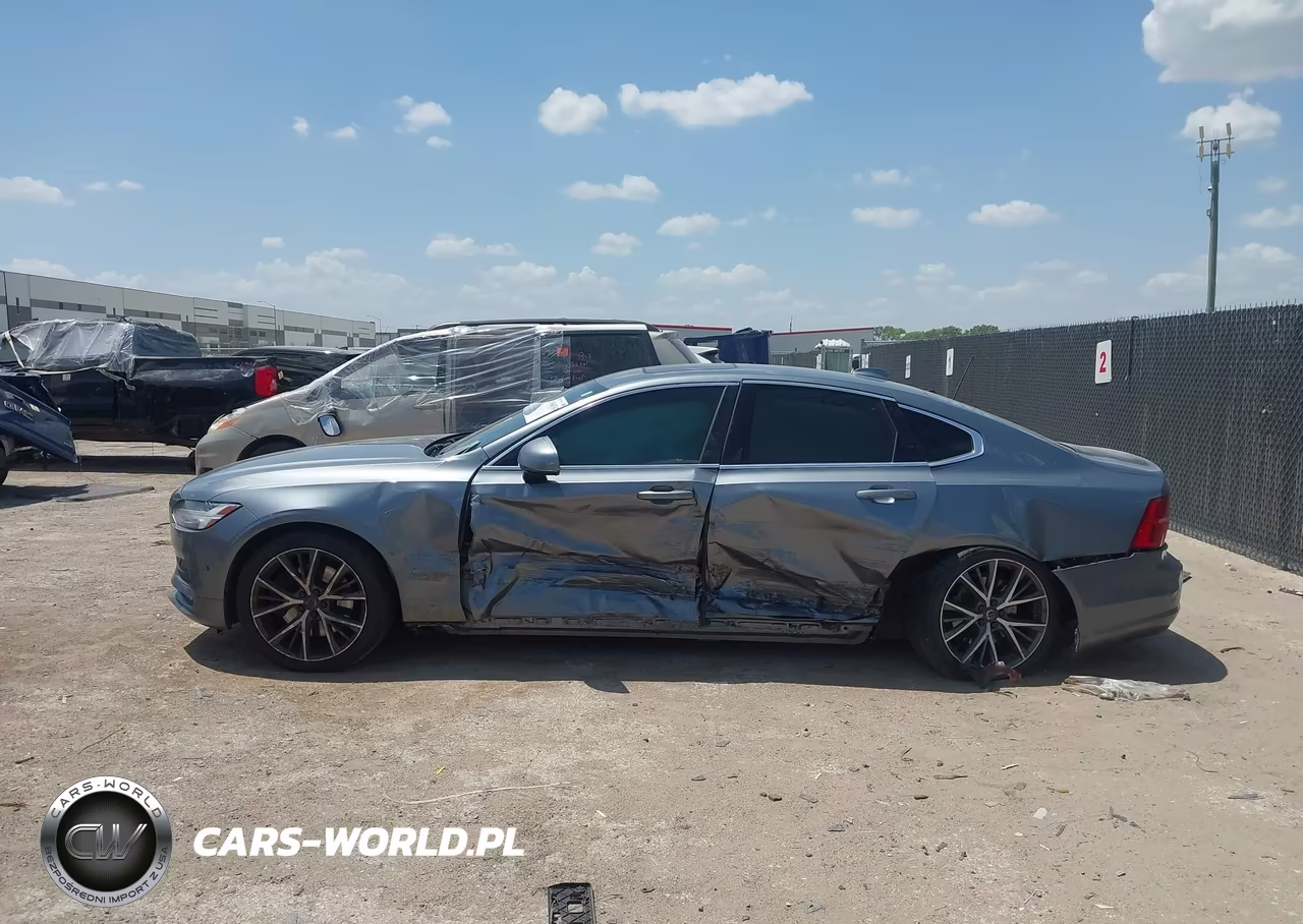 2017 Volvo S90 T6 Momentum VIN:YV1A22MK1H1012034 - 13