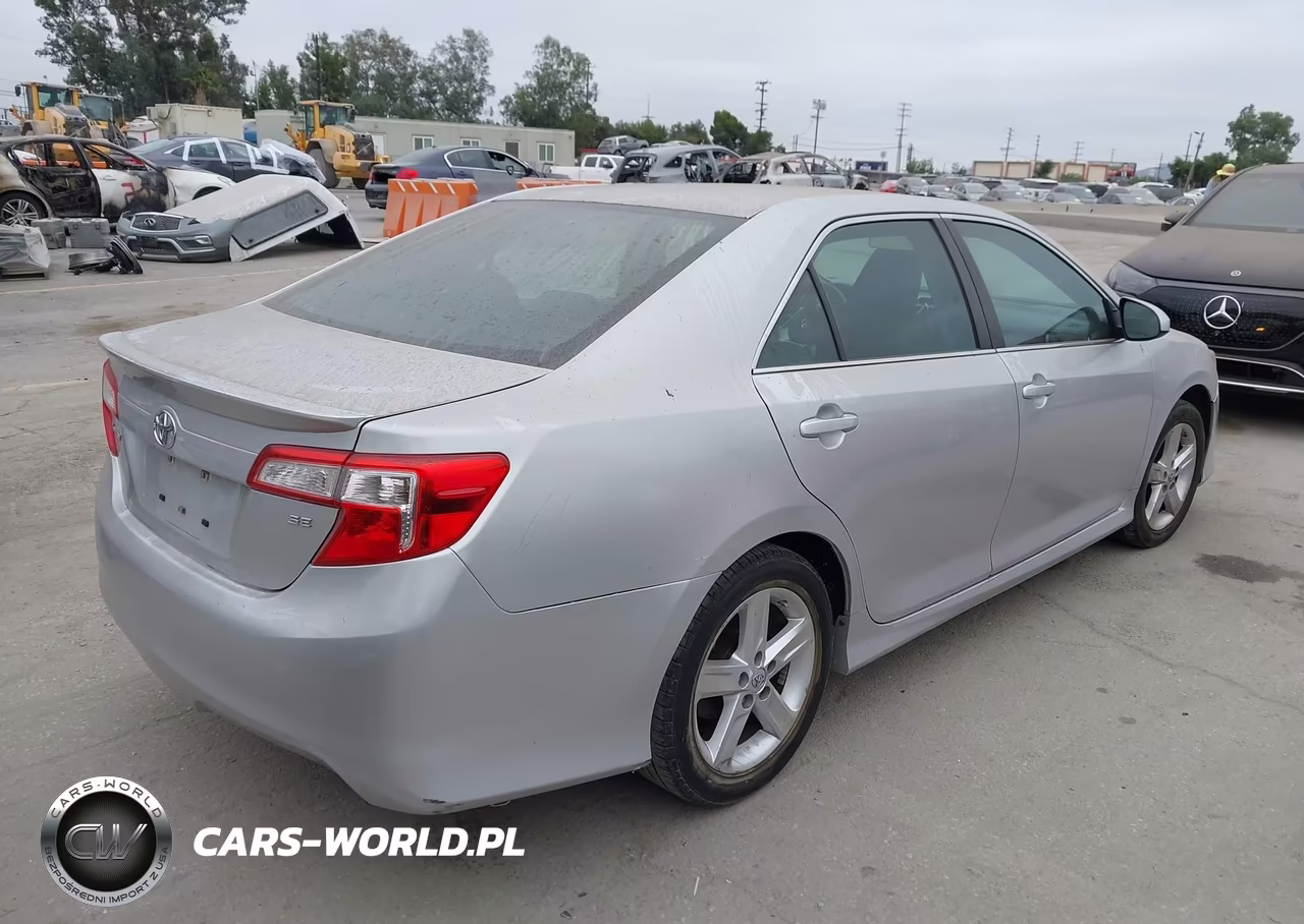 2014 Toyota Camry Se VIN:4T1BF1FK5EU394547 - 4