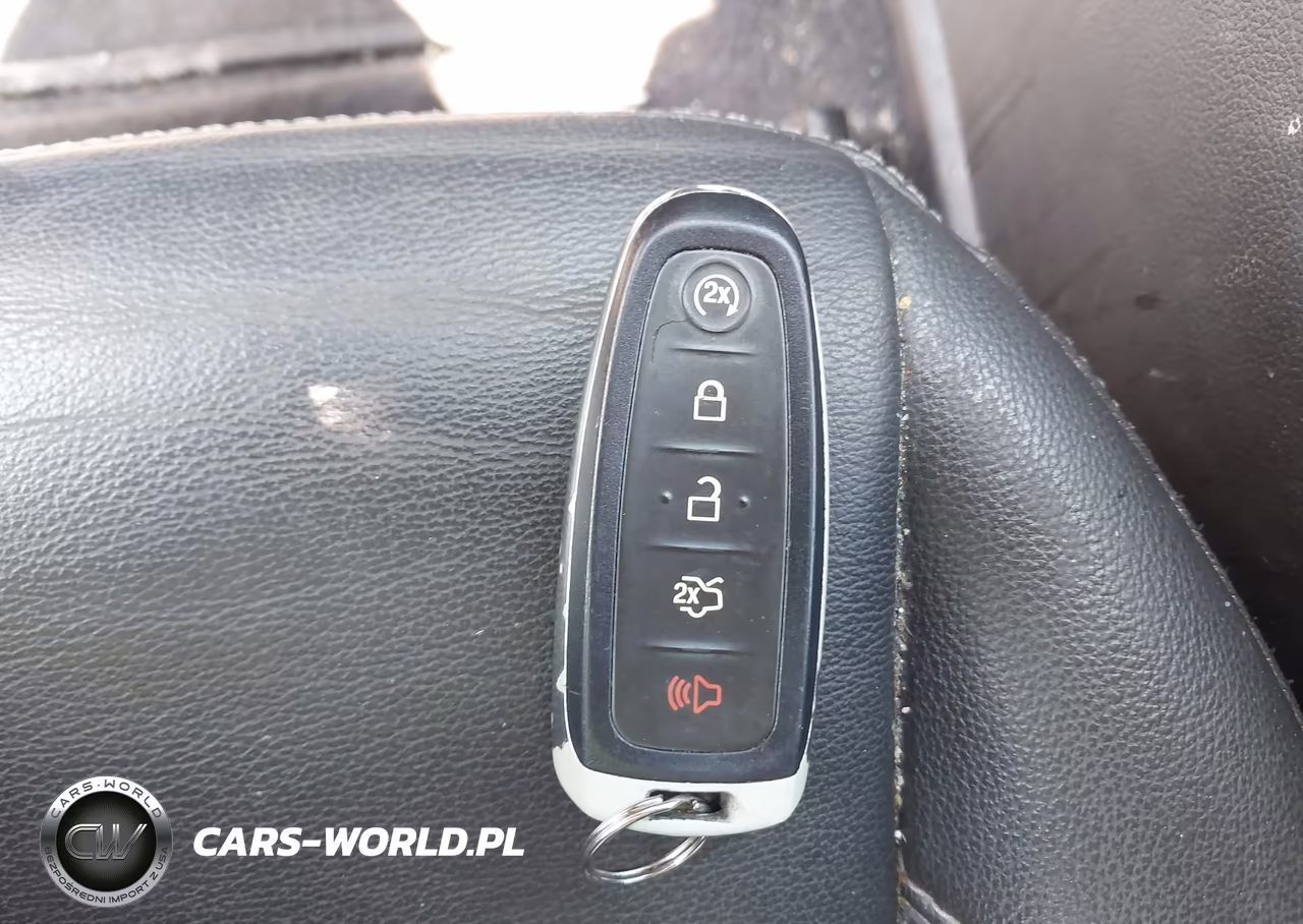 2018 Ford Escape Titanium VIN:1FMCU9J92JUA77509 - 11