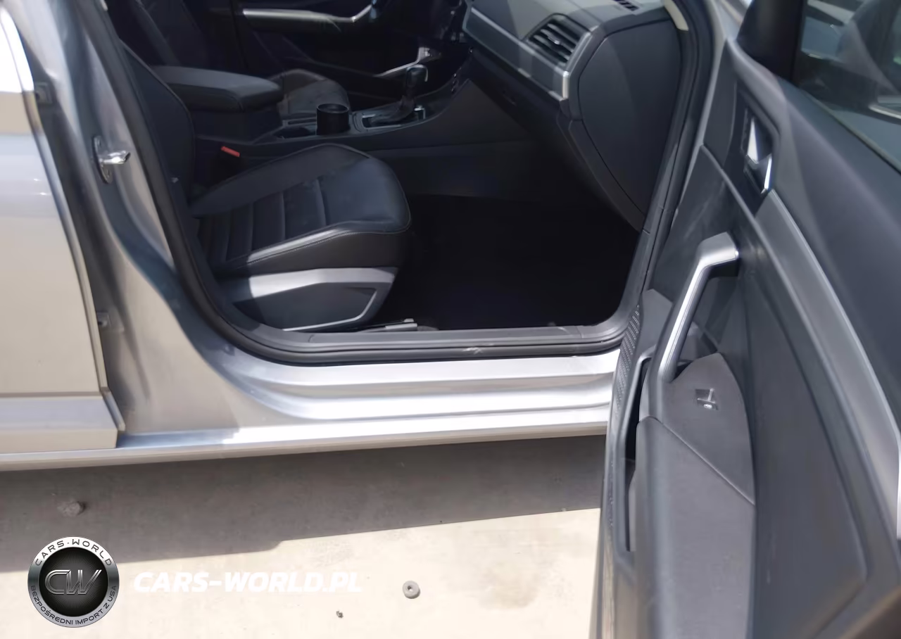2021 Volkswagen Jetta VIN:3VWC57BU8MM099965 - 5