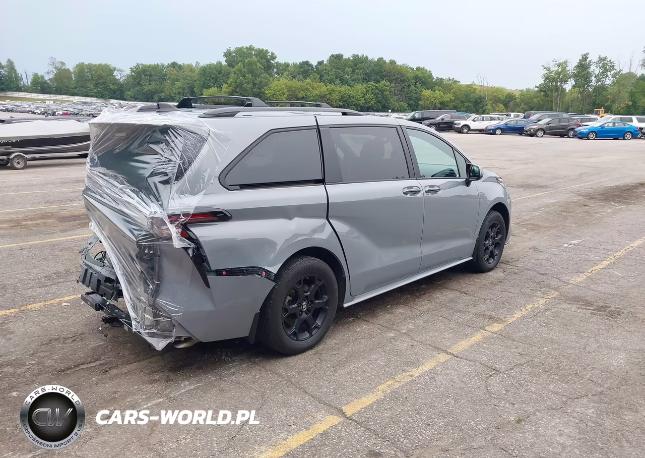 2025 Toyota Sienna Woodland Edition VIN:5TDCSKFC6SS176877 - 4