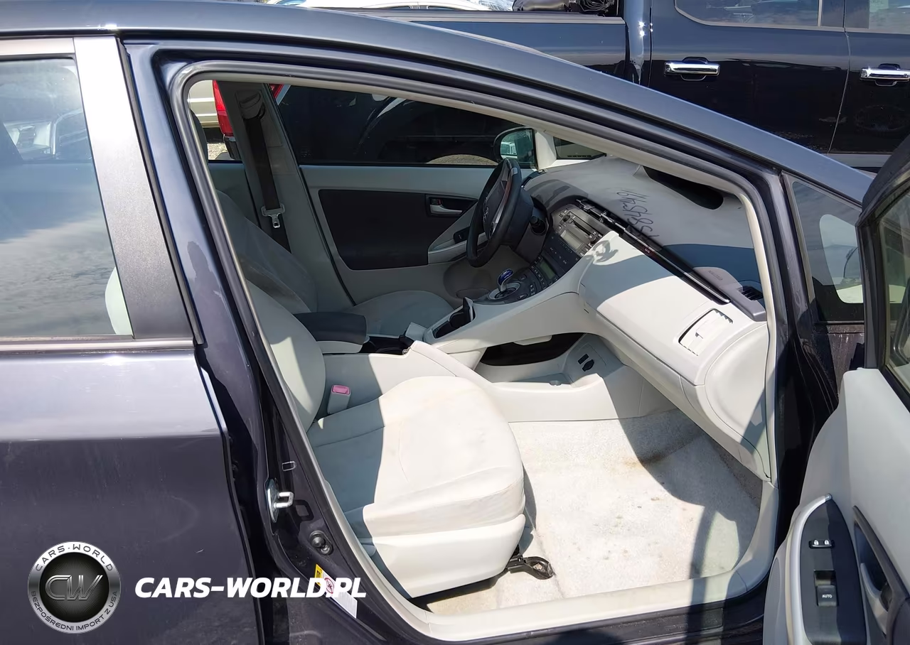 2011 Toyota Prius Two VIN:JTDKN3DU5B0290070 - 5