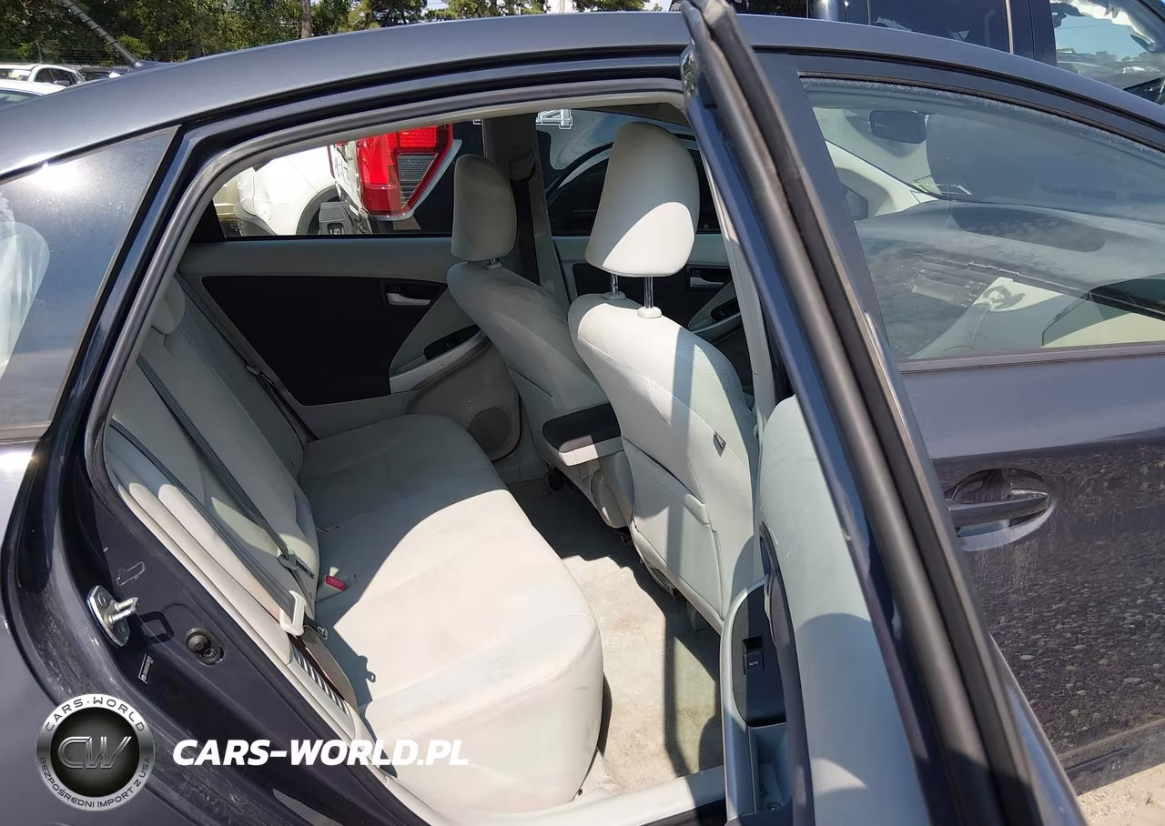 2011 Toyota Prius Two VIN:JTDKN3DU5B0290070 - 8