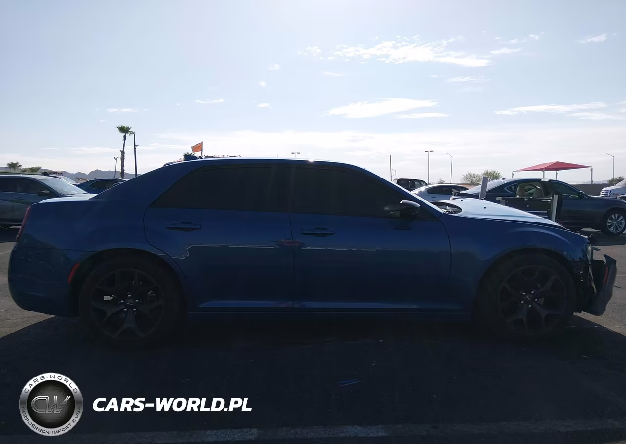 2020 Chrysler 300 Touring VIN:2C3CCAAG4LH164278 - 13