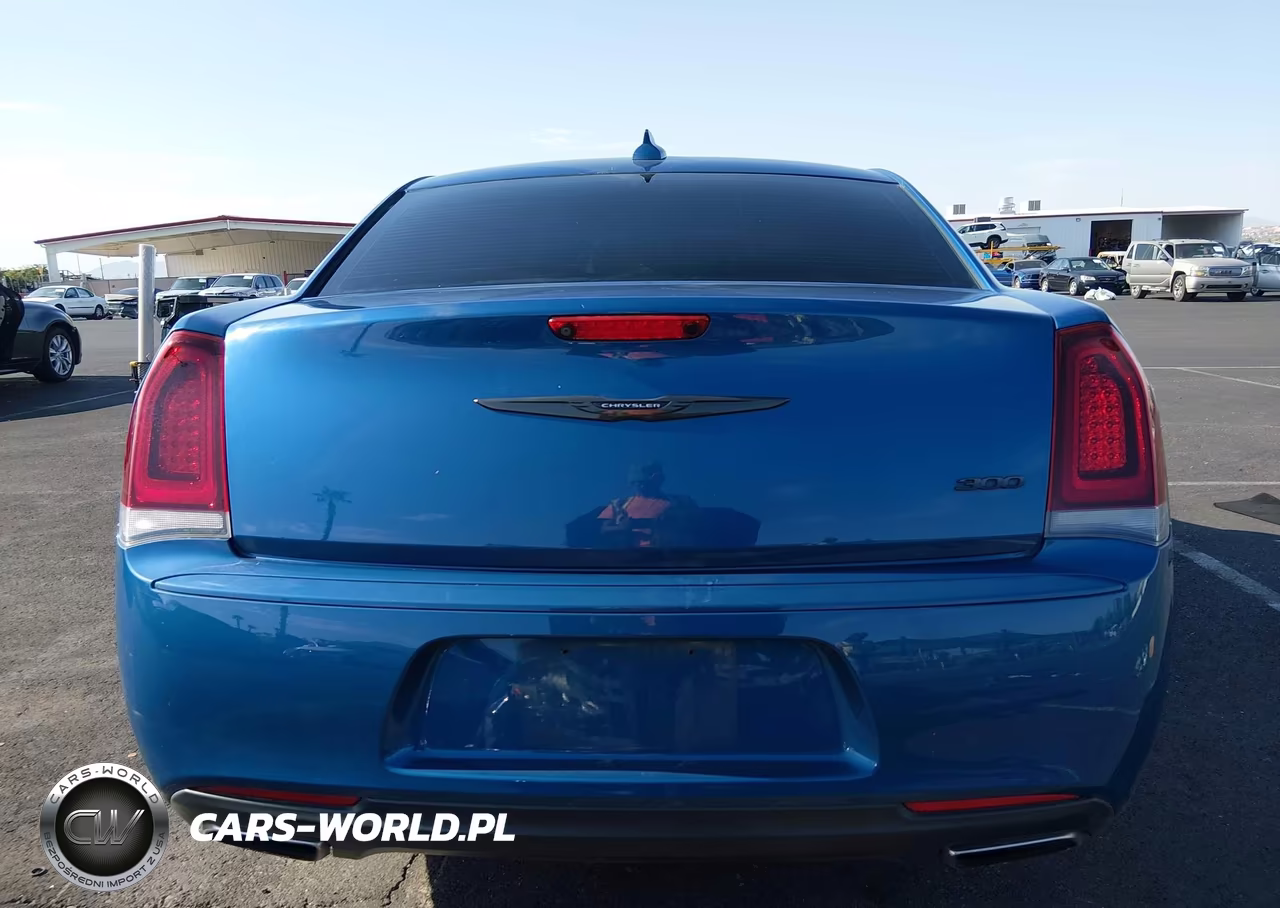 2020 Chrysler 300 Touring VIN:2C3CCAAG4LH164278 - 16