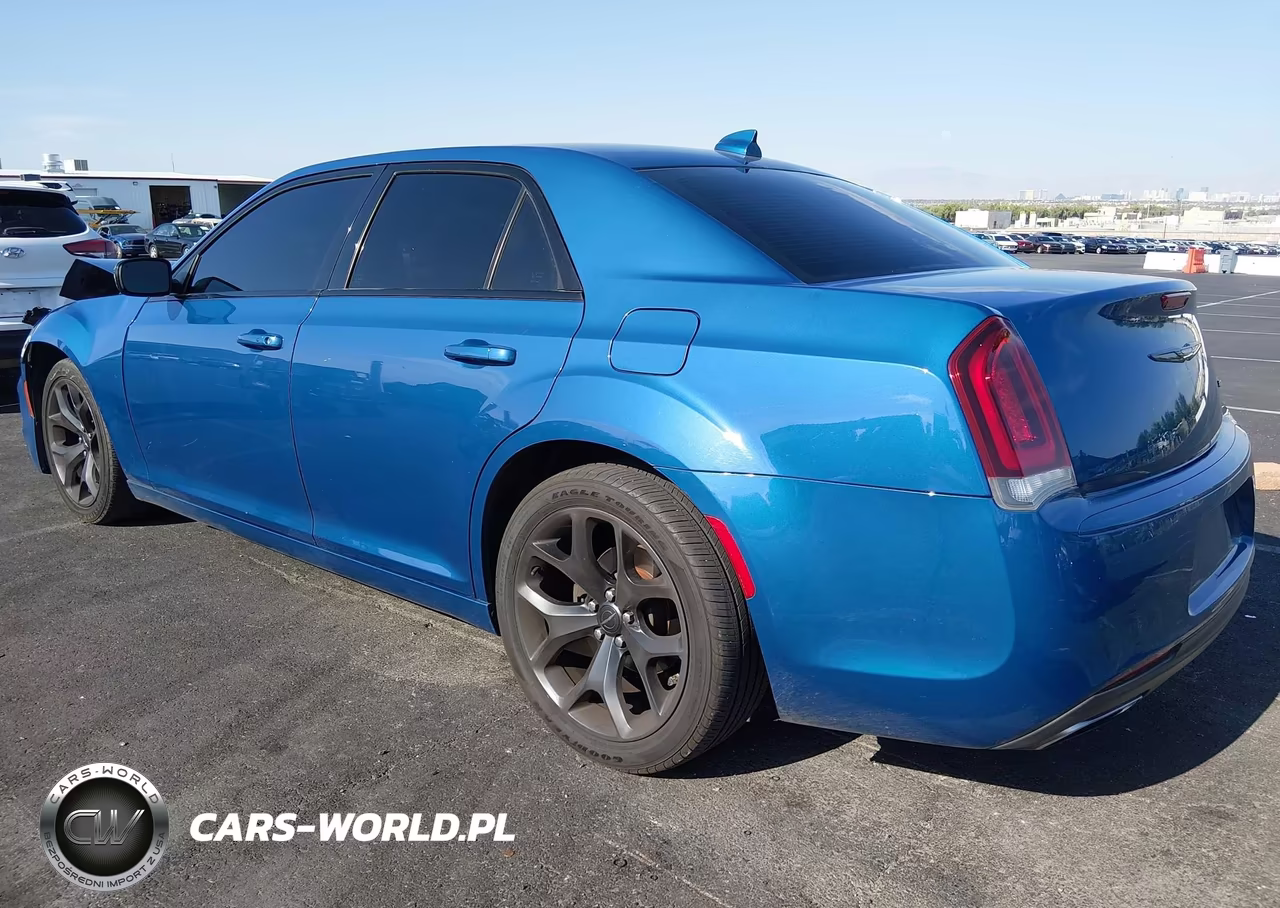 2020 Chrysler 300 Touring VIN:2C3CCAAG4LH164278 - 3