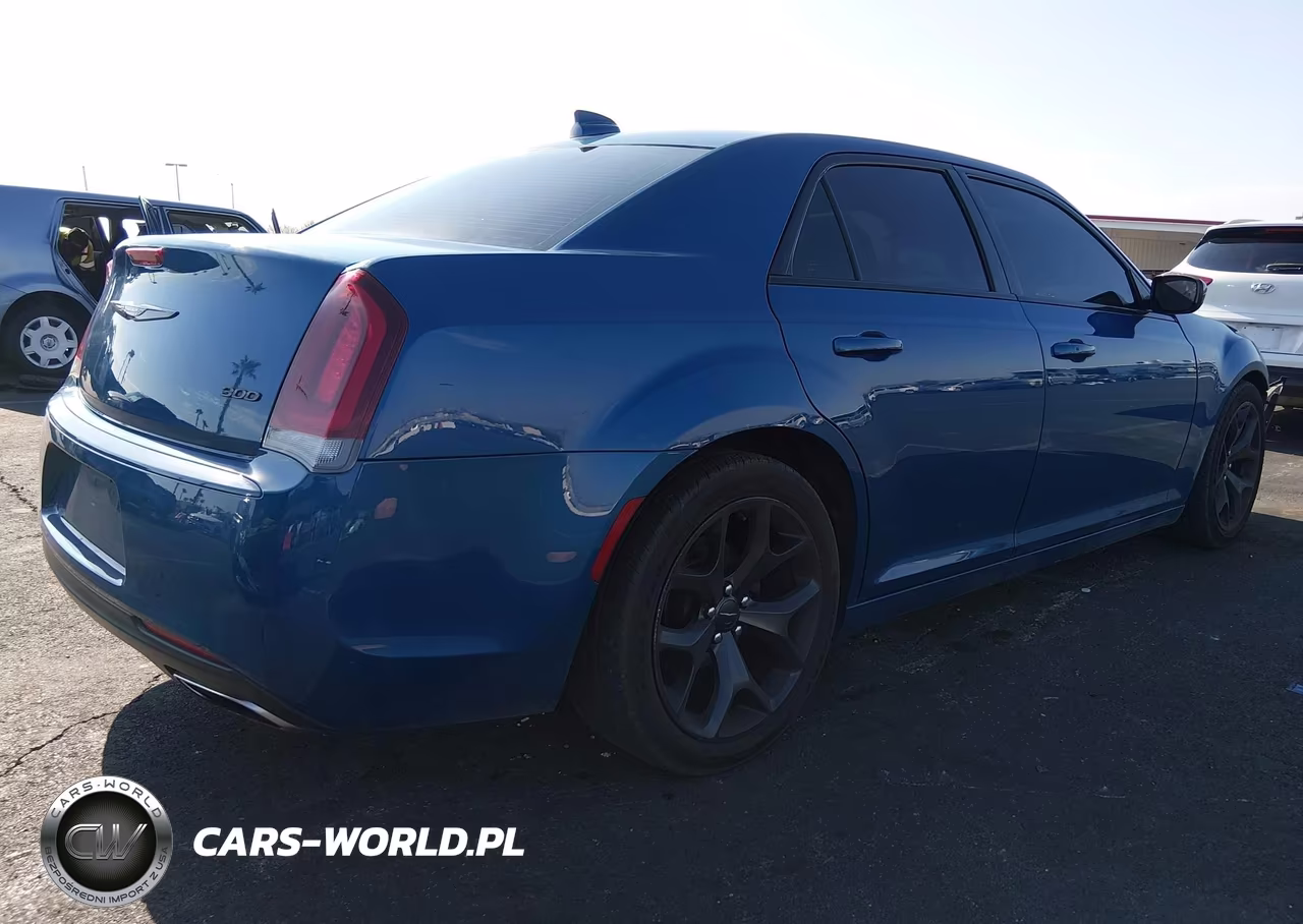 2020 Chrysler 300 Touring VIN:2C3CCAAG4LH164278 - 4