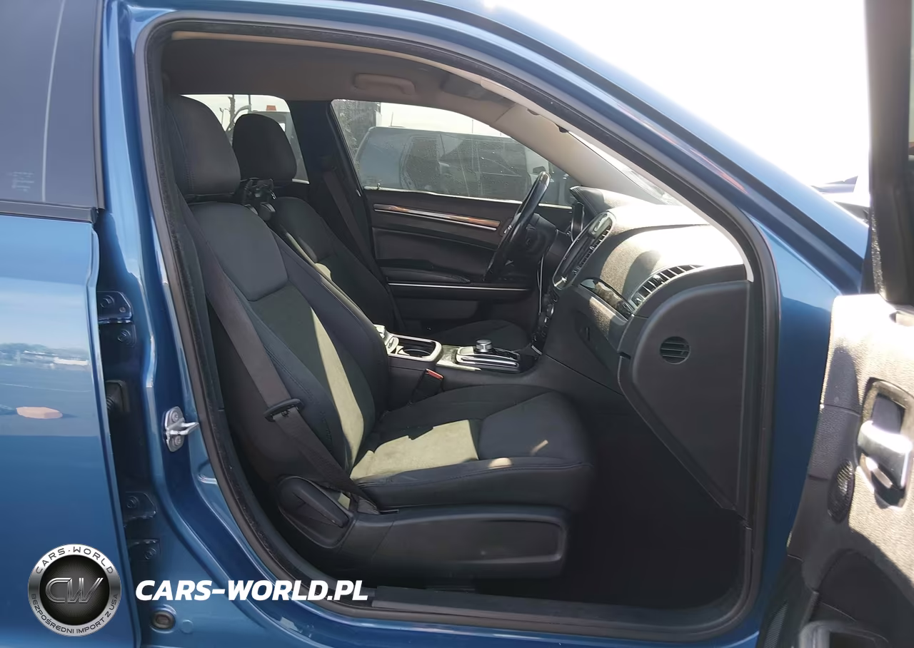 2020 Chrysler 300 Touring VIN:2C3CCAAG4LH164278 - 5