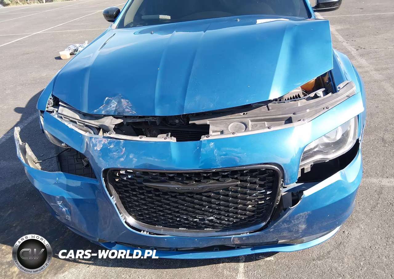 2020 Chrysler 300 Touring VIN:2C3CCAAG4LH164278 - 6