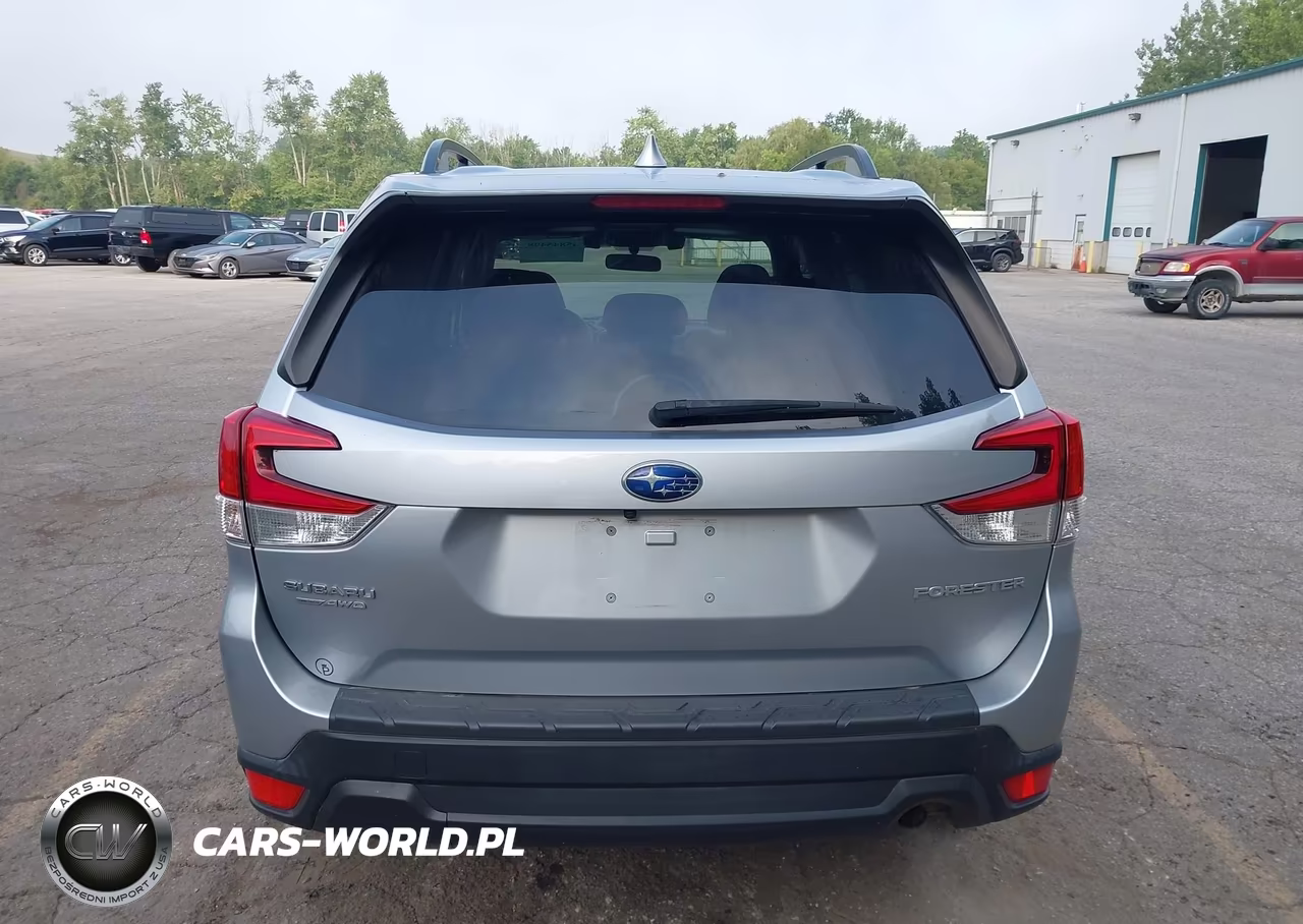 2021 Subaru Forester Premium VIN:JF2SKAJC0MH588797 - 17