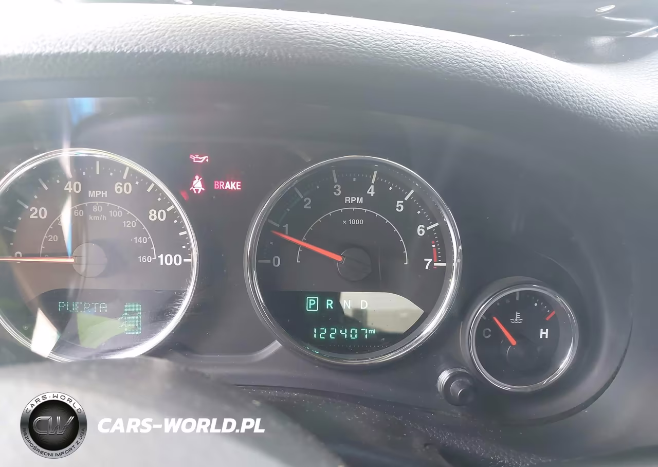 2016 Jeep Wrangler Unlimited Sport VIN:1C4BJWDG1GL215315 - 7